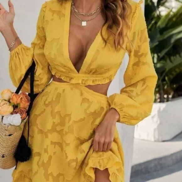 Lace tie Backless Mini Dress with long bishop sleeves yellow - Picture 1 of 9
